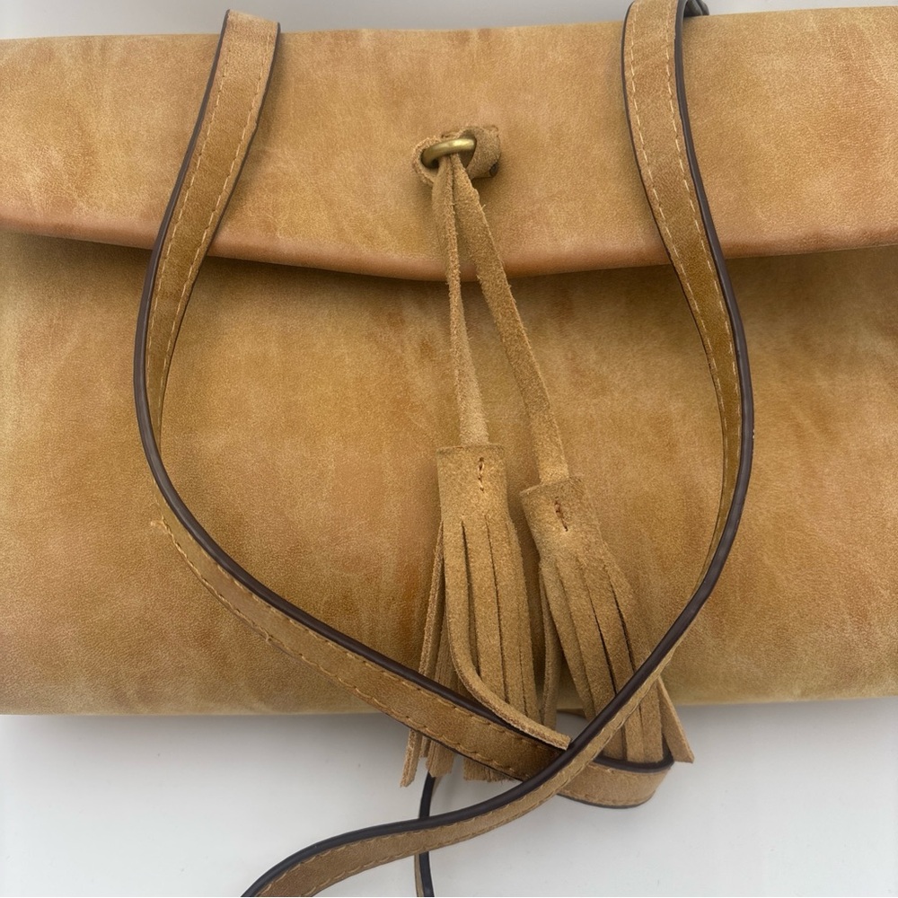 Street Level Tan Clutch - Picture 4 of 13